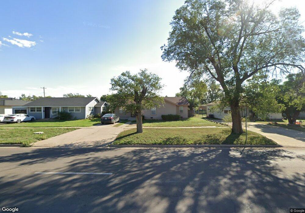 613 S Maddox Ave, Dumas, TX 79029 - photo 1