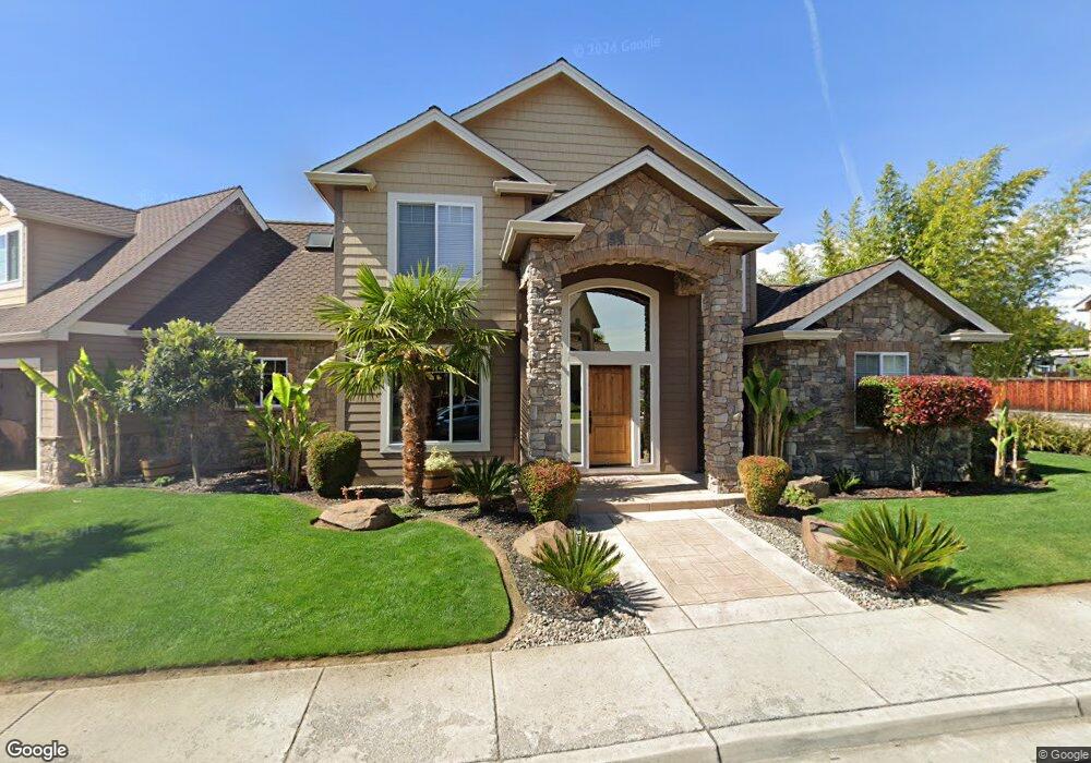 2043 Jeremy St, Central Point, OR 97502 - photo 1