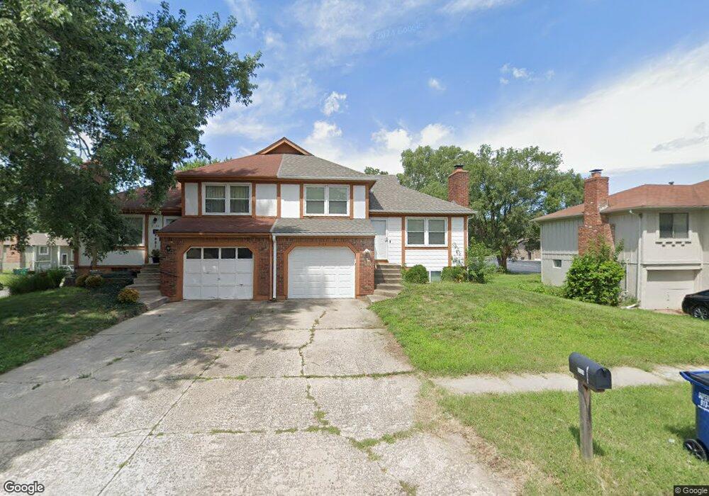 6124 Bradshaw St, Shawnee, KS 66216 - photo 1