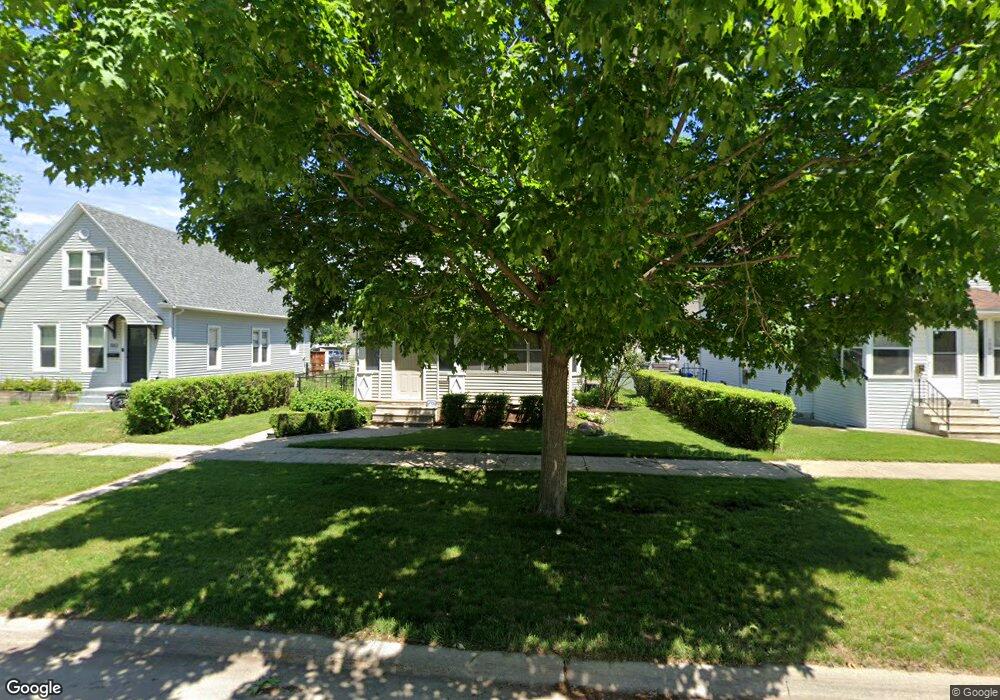 1006 D Ave NW, Cedar Rapids, IA 52405 - photo 1
