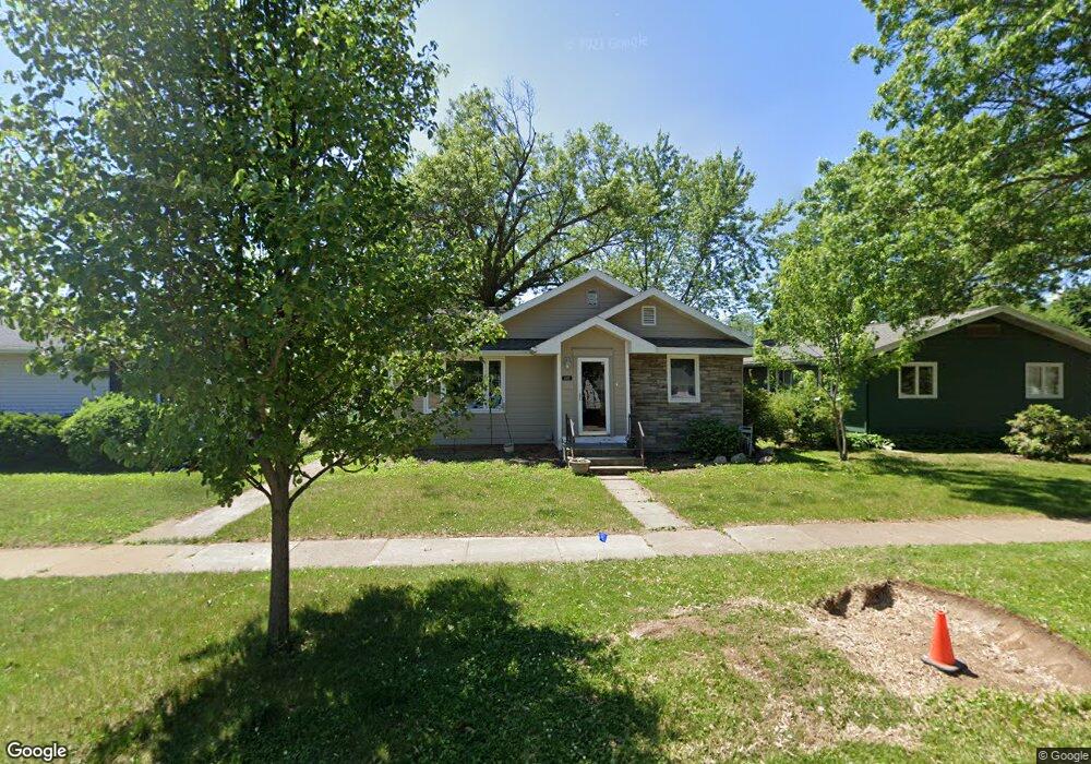 1022 W 10th St, Cedar Falls, IA 50613 - photo 1