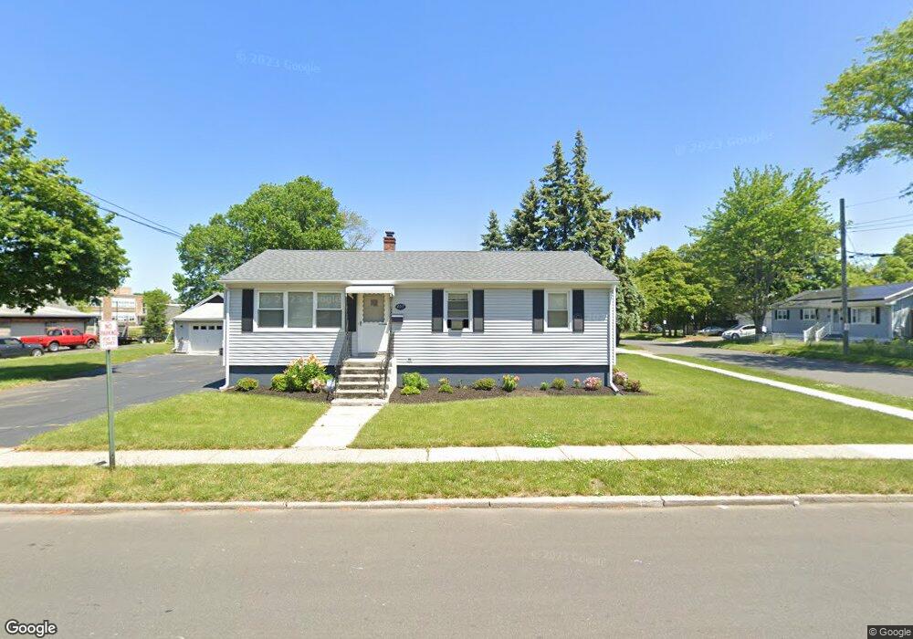 405 Sedgewick Ave, Stratford, CT 06615 - photo 1