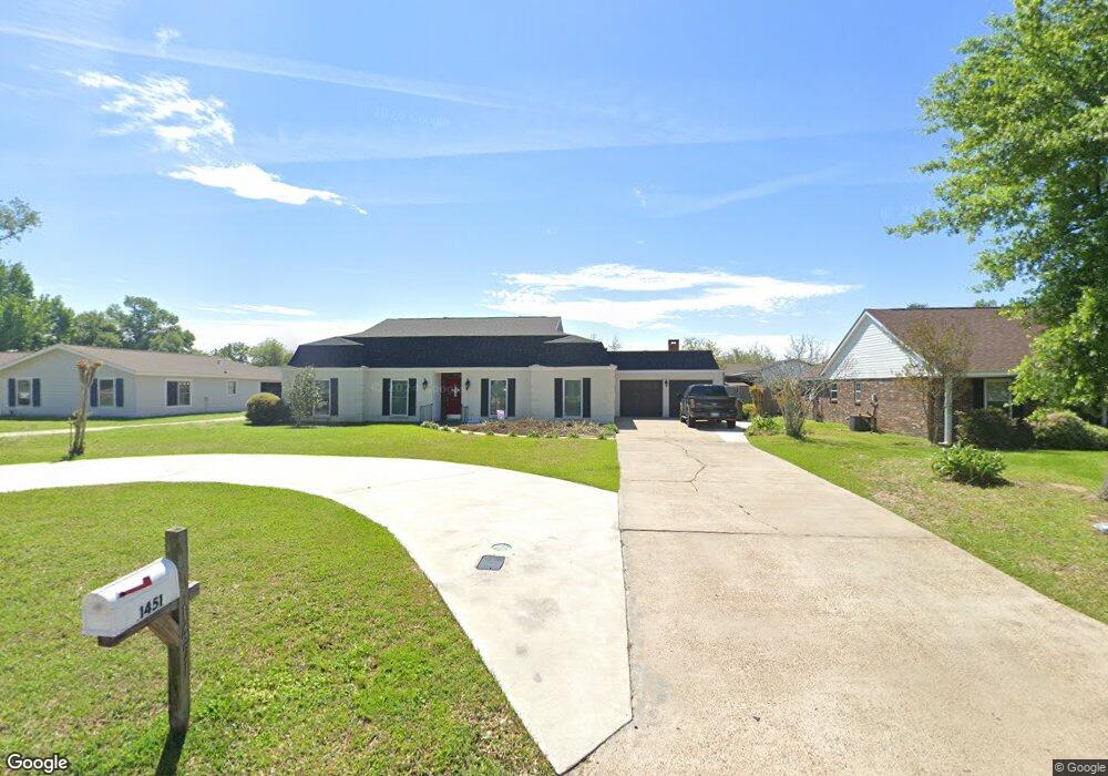 1451 N Chateau Cir, Lake Charles, LA 70605 - photo 1