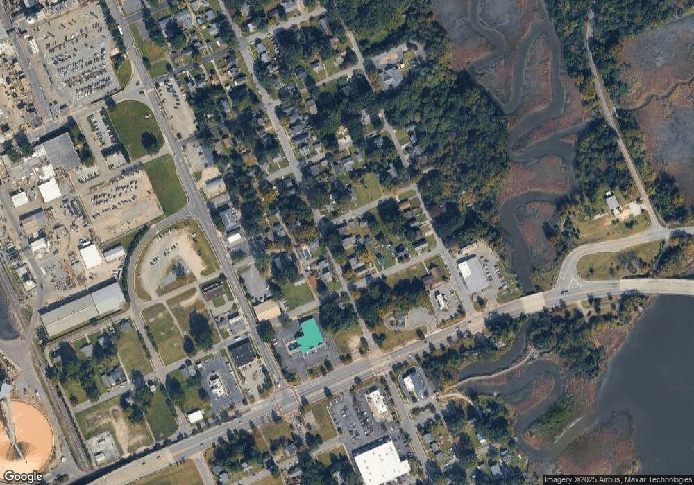 1520 Lee St, West Point, VA 23181 - photo 1