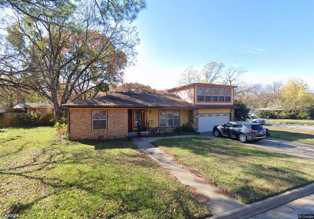 521 Hurstview Dr, Hurst, TX 76053 - photo 1