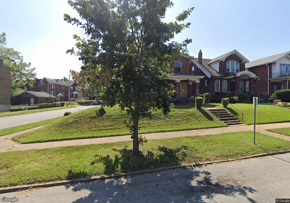 4438 Floriss Place, Saint Louis, MO 63115 - photo 1