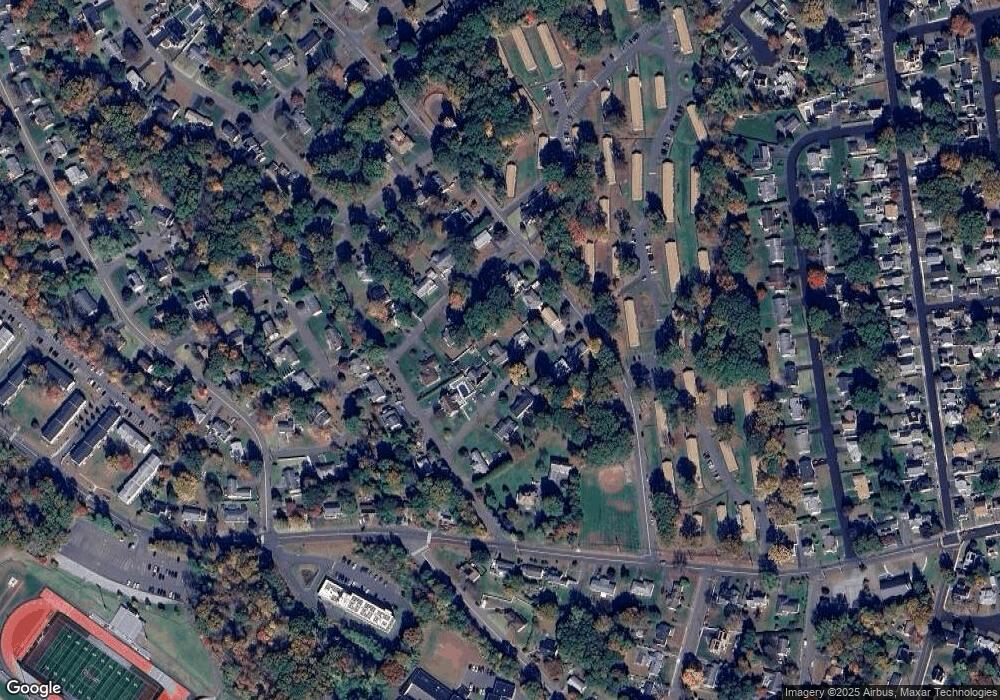 25 Casper Ct, Naugatuck, CT 06770 - photo 1