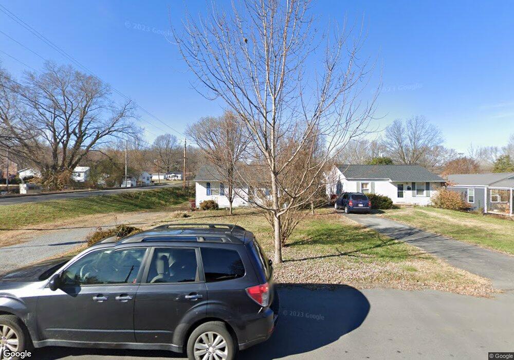 1301 E Chilhowie Ave, Johnson City, TN 37601 - photo 1