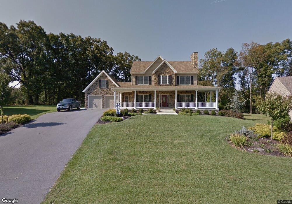 825 Dickeys Dr, Chambersburg, PA 17202 - photo 1