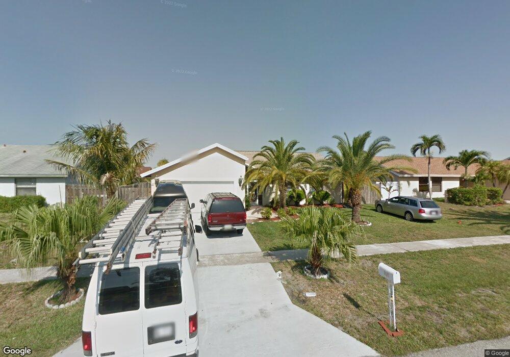 9152 Bedford Dr, Boca Raton, FL 33434 - photo 1