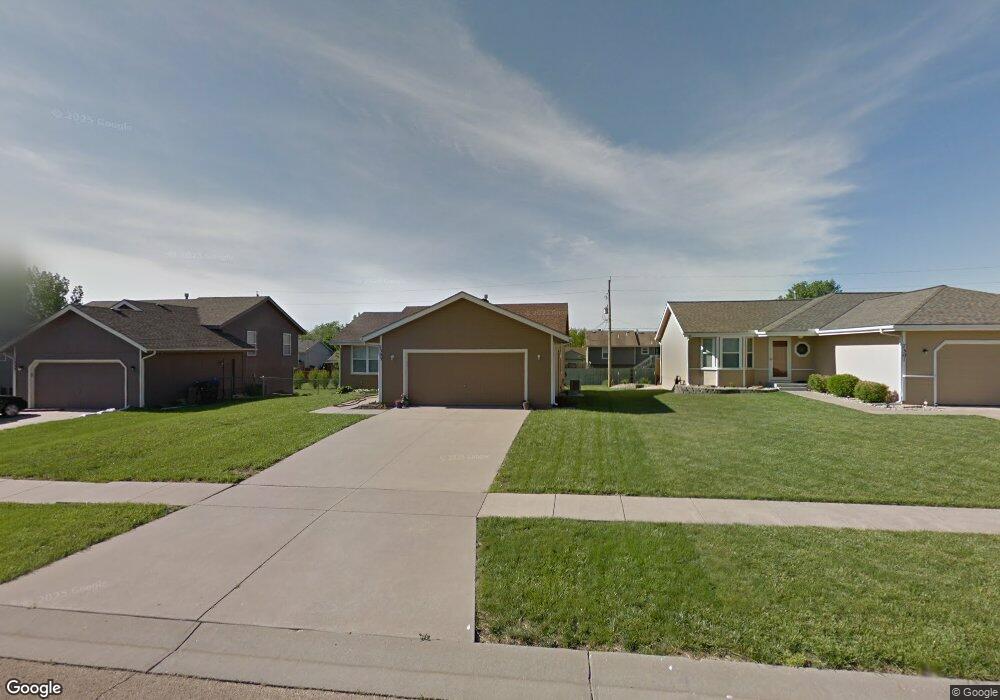 7303 SW 24th St, Topeka, KS 66614 - photo 1