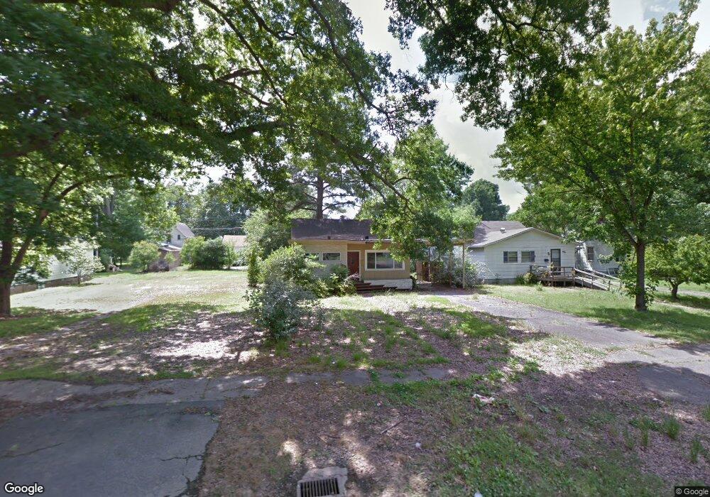 1010 S Maple St, Stuttgart, AR 72160 - photo 1