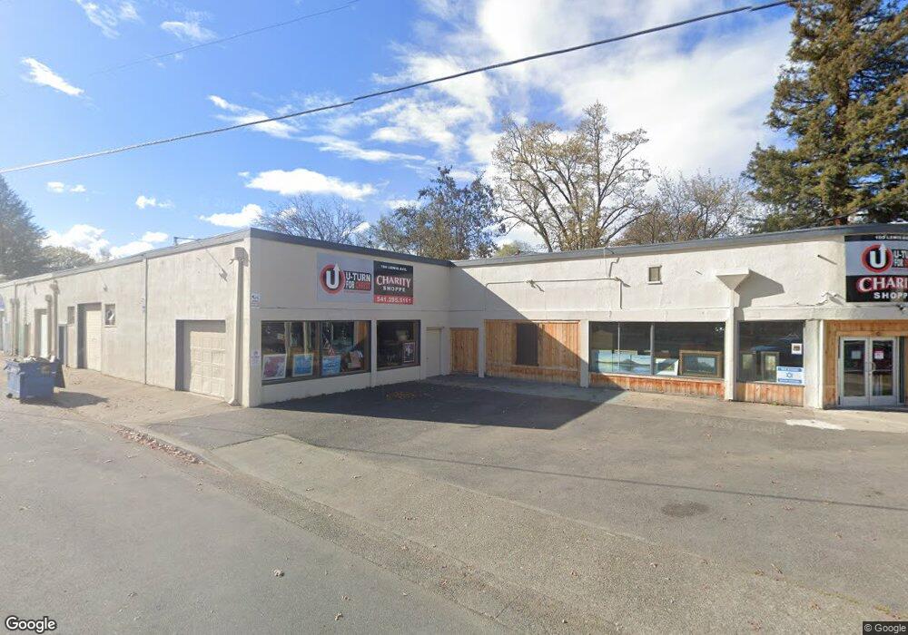 145 SW 6th St, Grants Pass, OR 97527 - photo 1