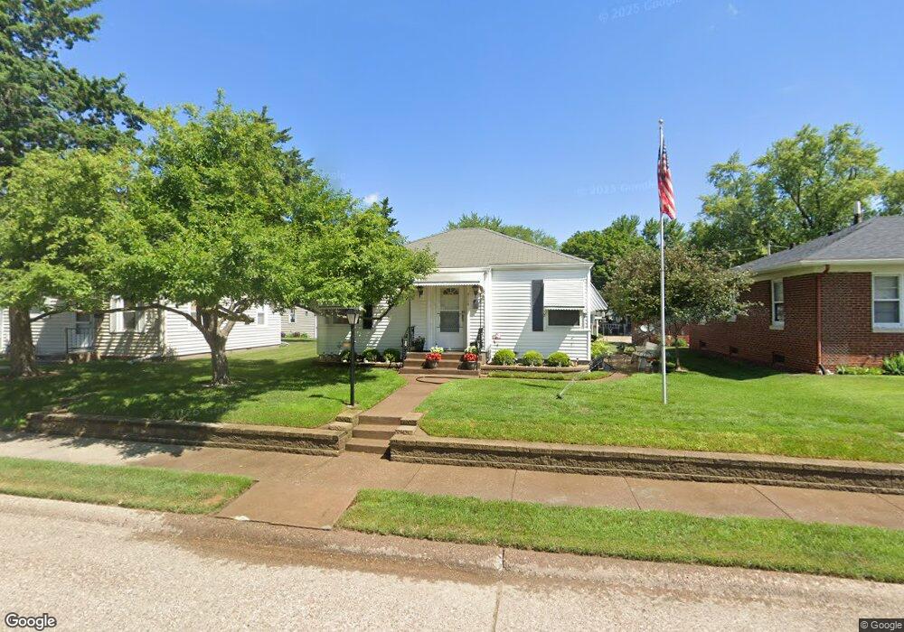 2116 W 17th St, Davenport, IA 52804 - photo 1