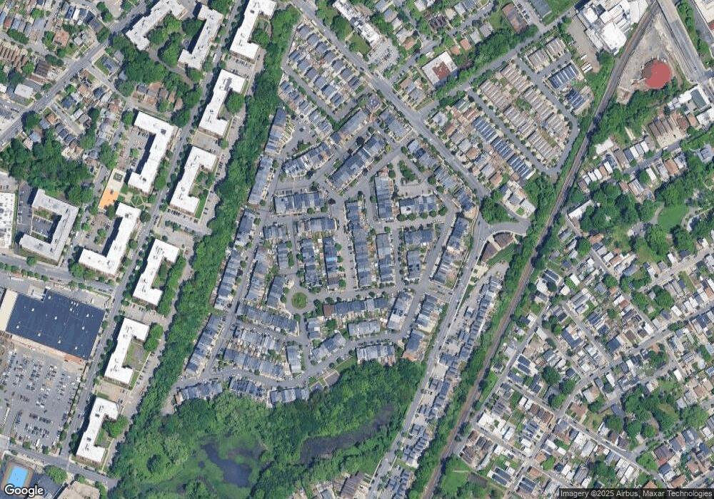 33 Studio Ln, Staten Island, NY 10304 - photo 1