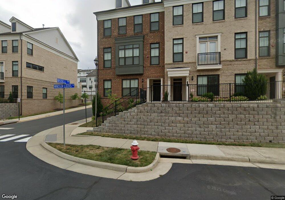 22568 Windsor Locks Square, Ashburn, VA 20148 - photo 1