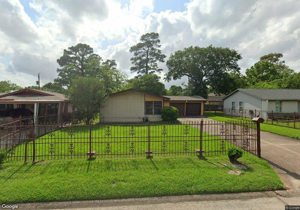 10403 Hollyglen Dr, Houston, TX 77016 - photo 1