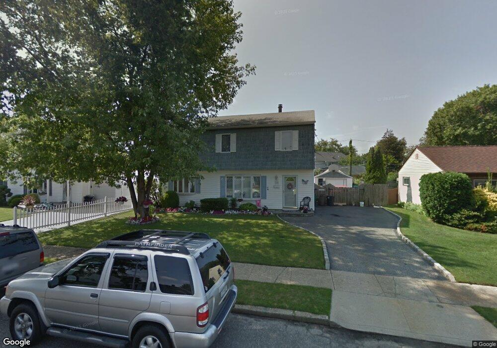 34 Jeanne Ln, Bethpage, NY 11714 - photo 1