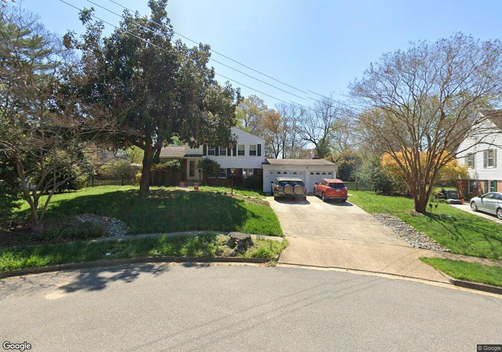 911 Dresden Ct, Alexandria, VA 22308 - photo 1