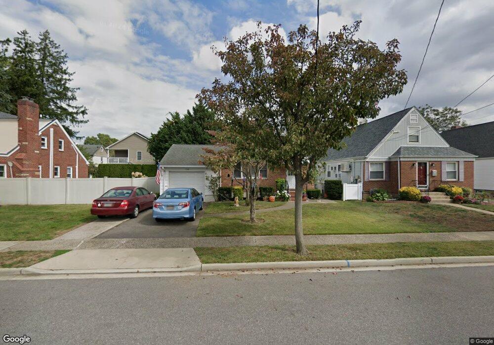 148 Beebe Rd, Mineola, NY 11501 - photo 1