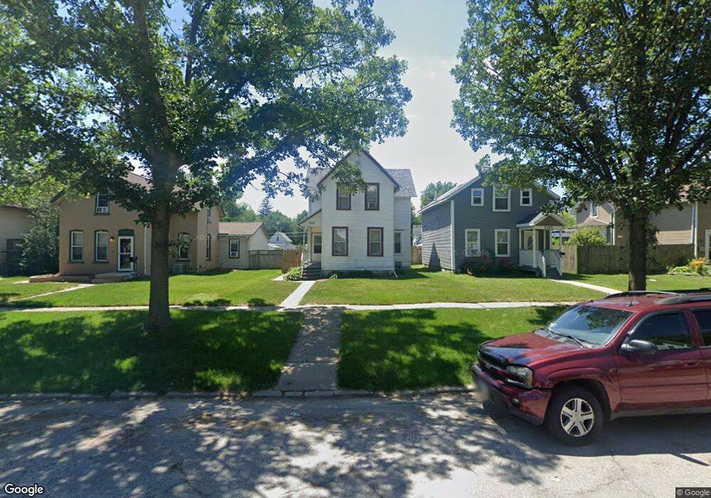 2047 W 2nd St, Davenport, IA 52802 - photo 1