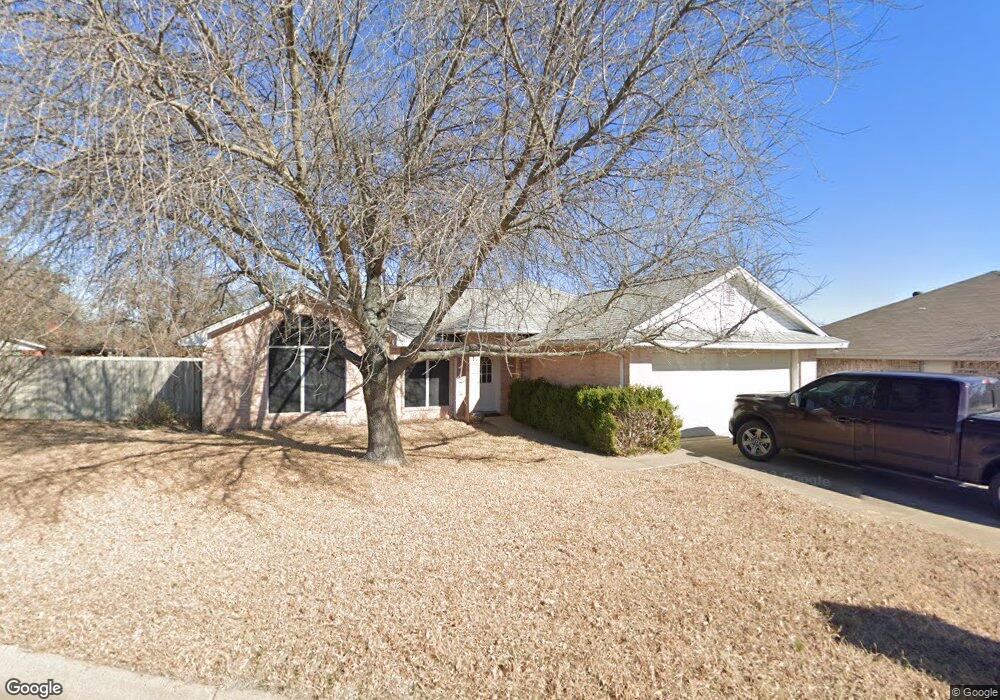 1010 W Couts St, Weatherford, TX 76086 - photo 1