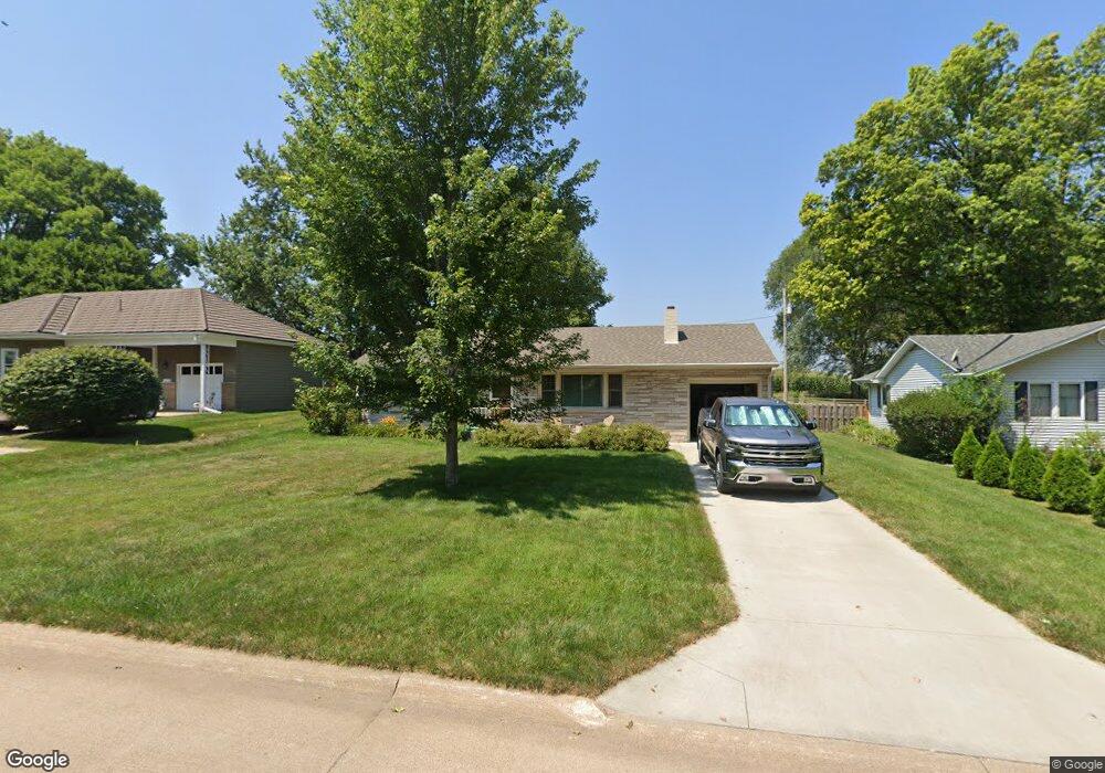 1302 Maple St, Shenandoah, IA 51601 - photo 1