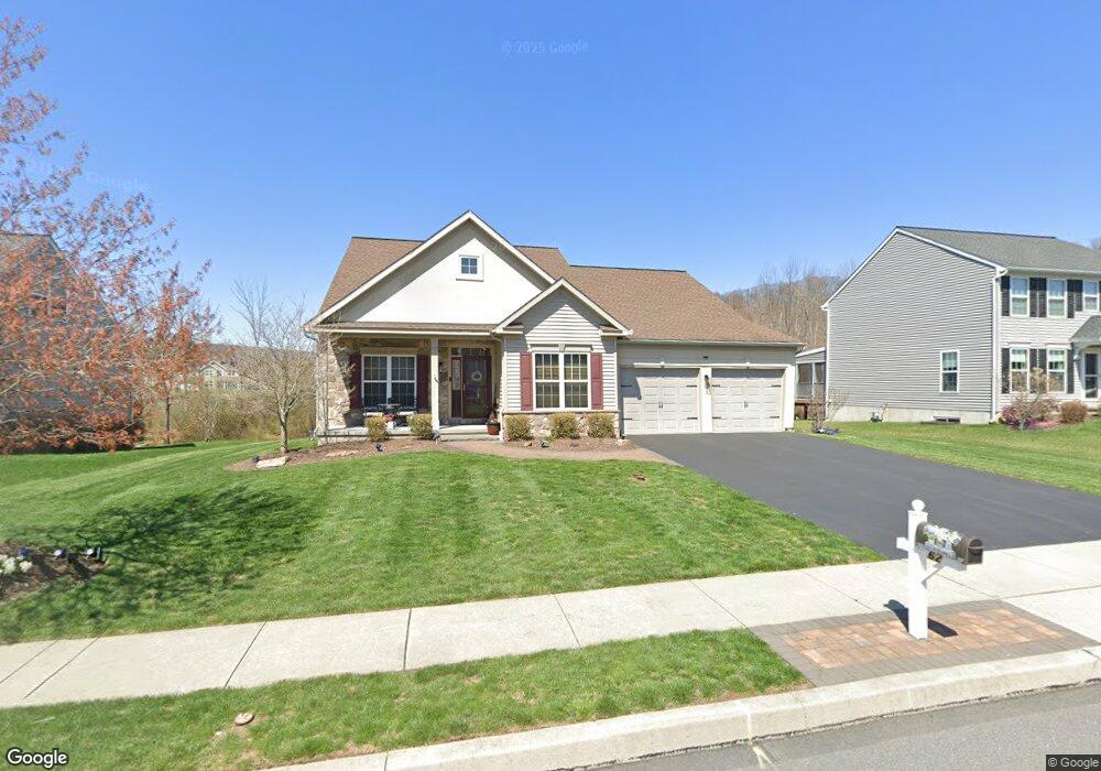 62 Bent Brook Cir, Reading, PA 19606 - photo 1