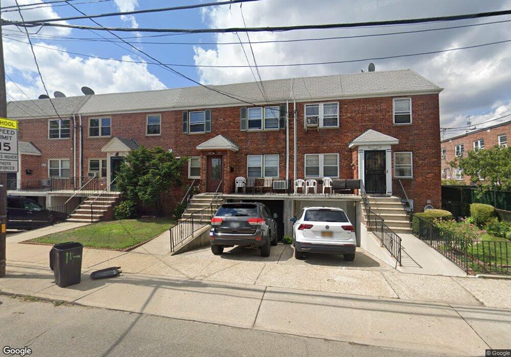 31-14 71st St unit 2nd Fl, East Elmhurst, NY 11370 - photo 1