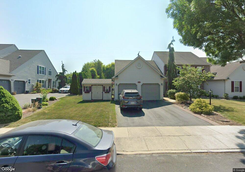 2209 Woodridge Dr, Macungie, PA 18062 - photo 1