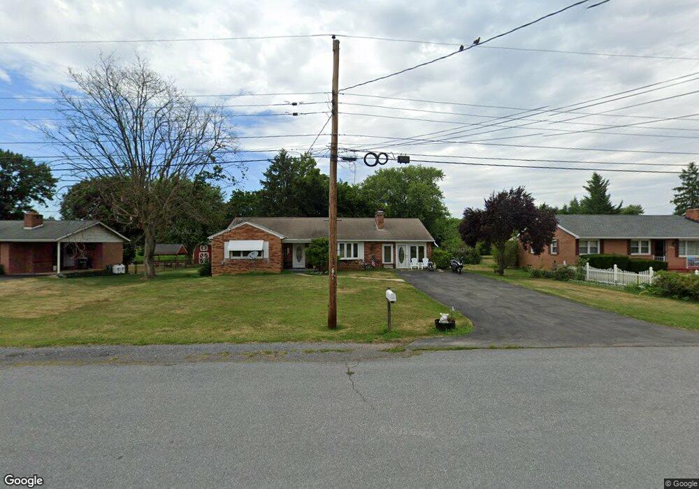 17542 Woodlawn Dr, Hagerstown, MD 21740 - photo 1