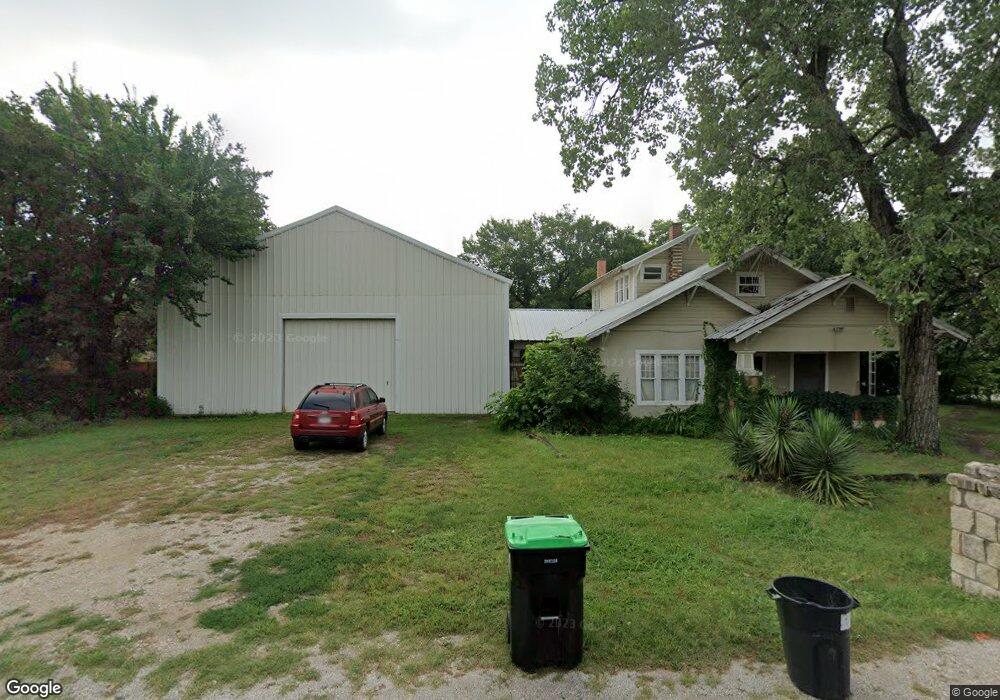 313 S Oak St, Boyd, TX 76023 - photo 1
