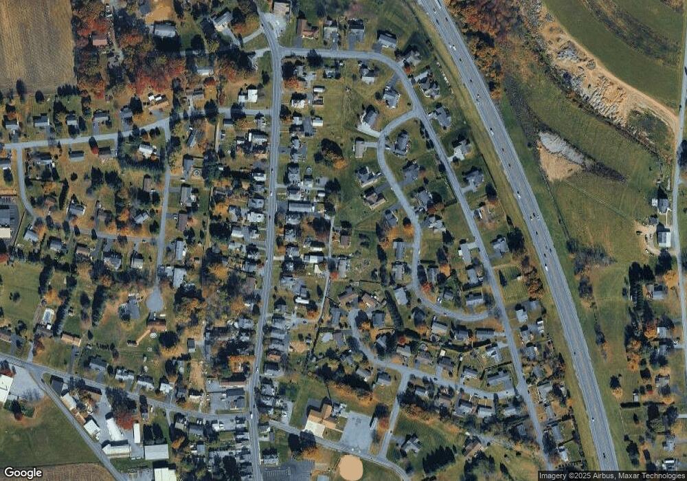 5745 Baker Ln, Schnecksville, PA 18078 - photo 1