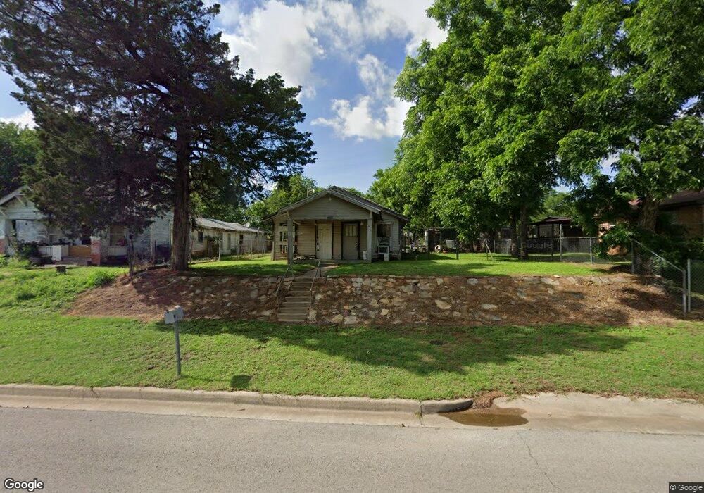 1015 3rd Ave NE, Ardmore, OK 73401 - photo 1