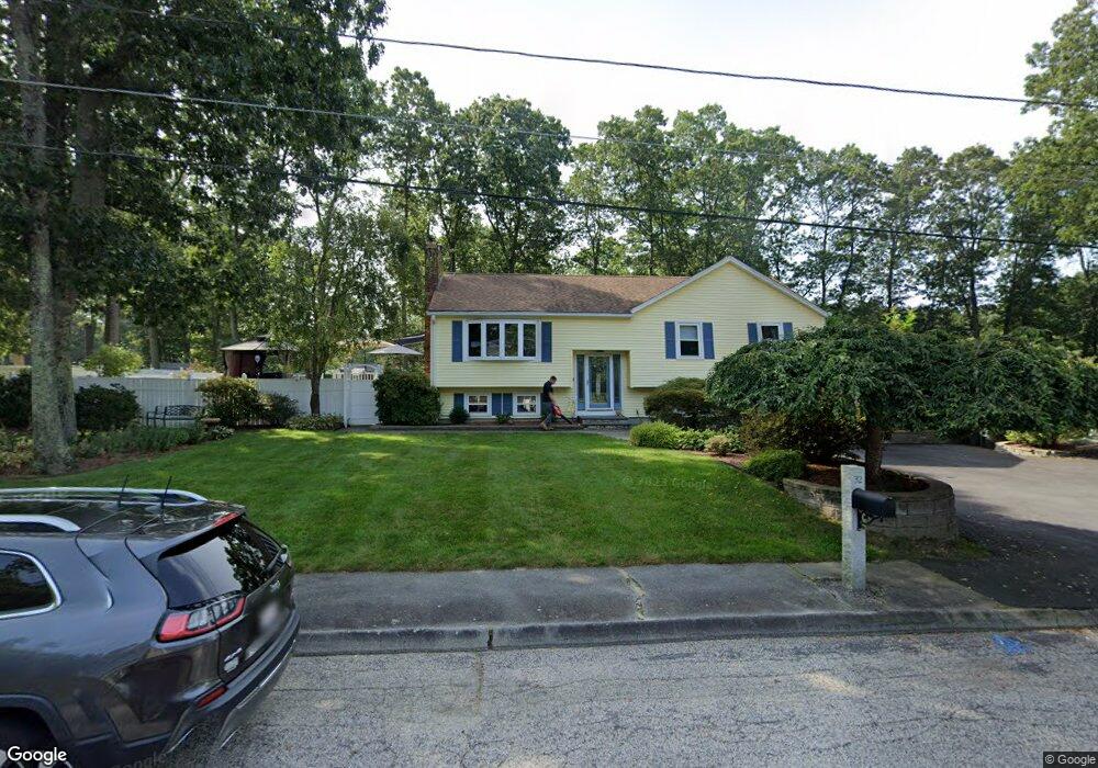 32 Overlook Dr, Bellingham, MA 02019 - photo 1