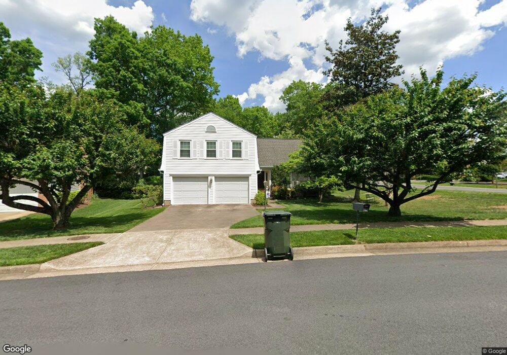 8200 Labbe Ln, Vienna, VA 22182 - photo 1