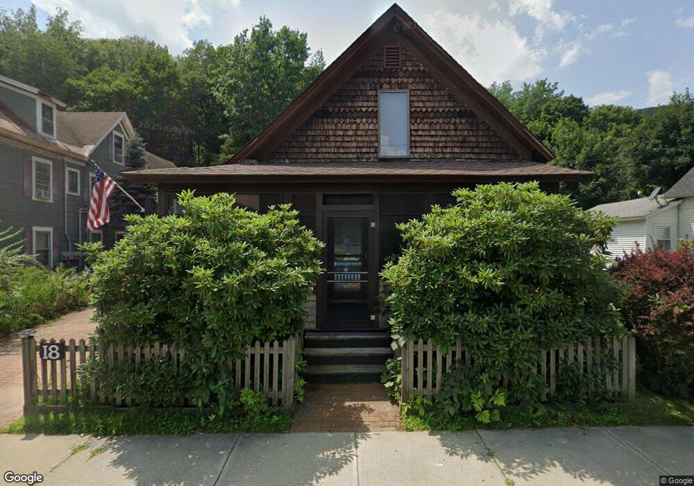 18 Laurel Ave, Bellows Falls, VT 05101 - photo 1