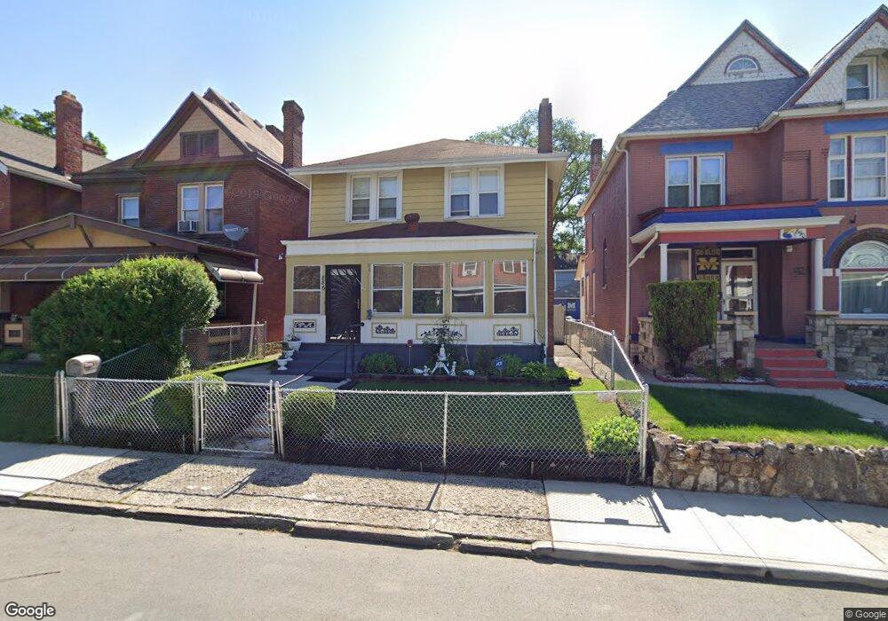 886 Wilson Ave, Columbus, OH 43206 - photo 1