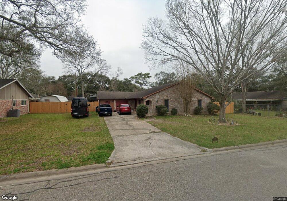 1702 Coffee St, Alvin, TX 77511 - photo 1