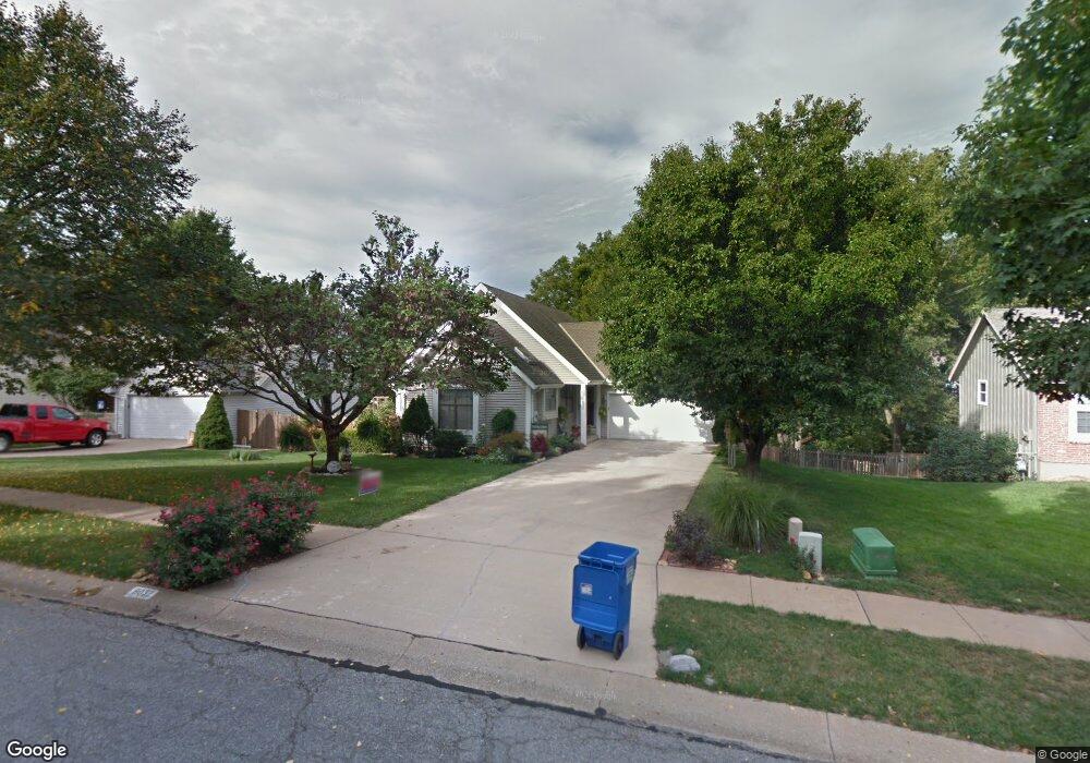 8032 Swarner Dr, Lenexa, KS 66219 - photo 1