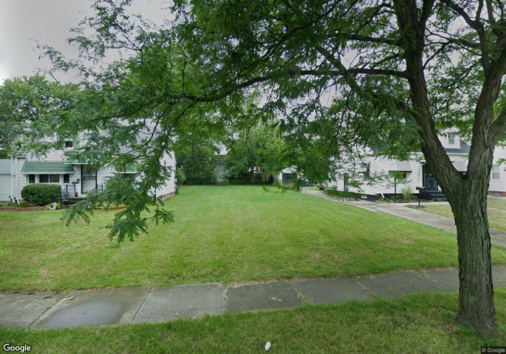 20913 Raymond St, Maple Heights, OH 44137 - photo 1