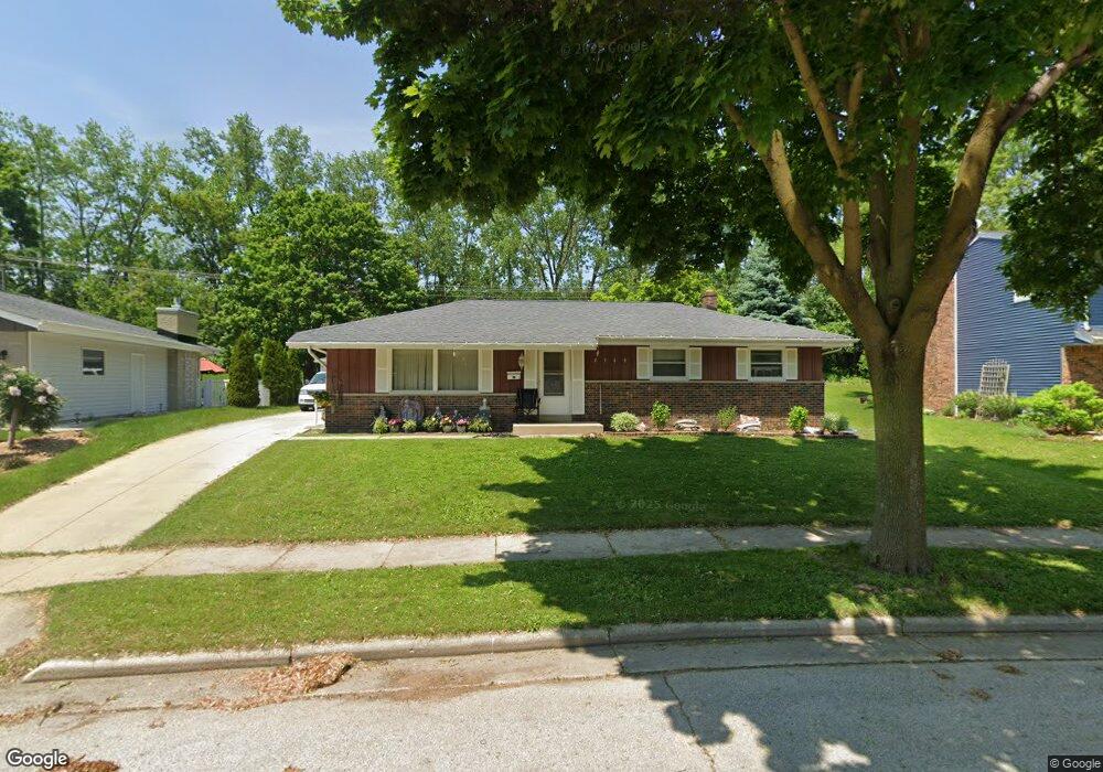 2160 Empire Dr, Waukesha, WI 53186 - photo 1