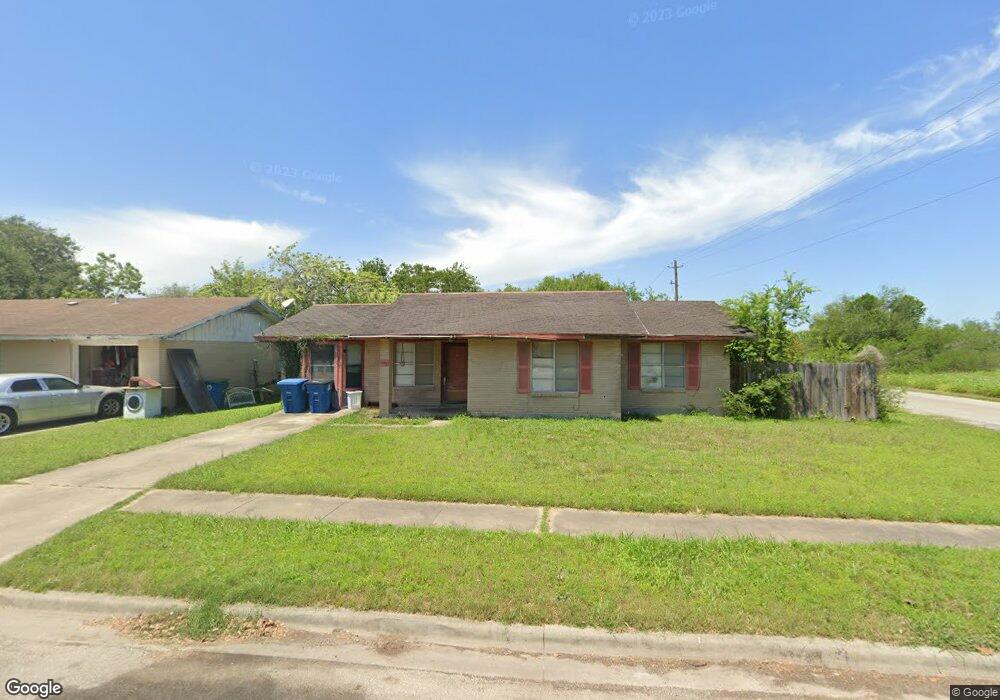 1409 Fairview Dr, Beeville, TX 78102 - photo 1