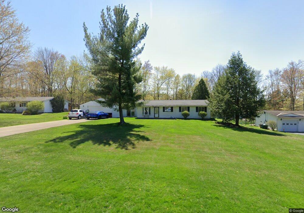 703 Robinhood Dr, Aurora, OH 44202 - photo 1