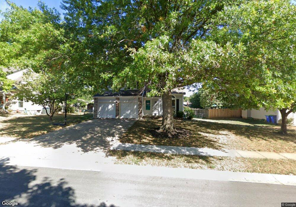 6319 Charlotte St, Shawnee, KS 66216 - photo 1