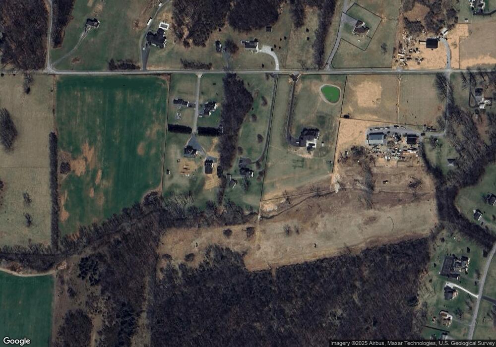 848 Sam Mason Rd, Bunker Hill, WV 25413 - photo 1