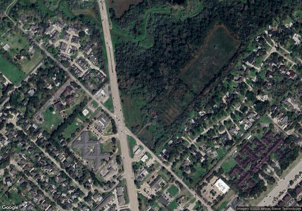 1301 E Winding Way Dr, Friendswood, TX 77546 - photo 1