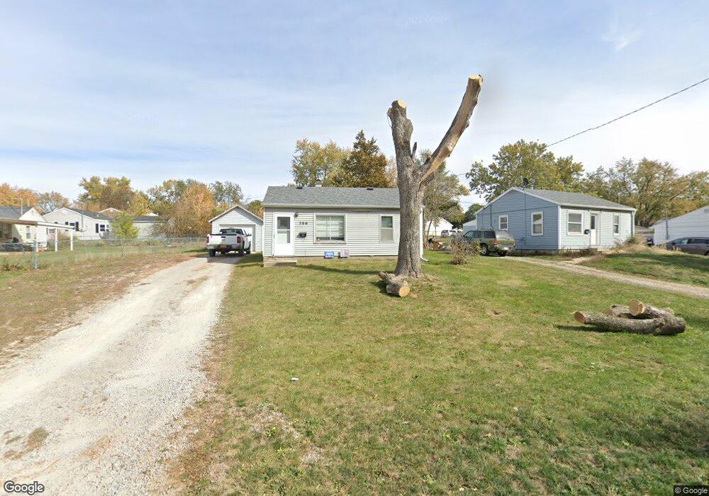 706 E 20th St S, Newton, IA 50208 - photo 1