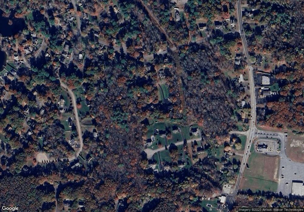 7 Roger St, Bellingham, MA 02019 - photo 1