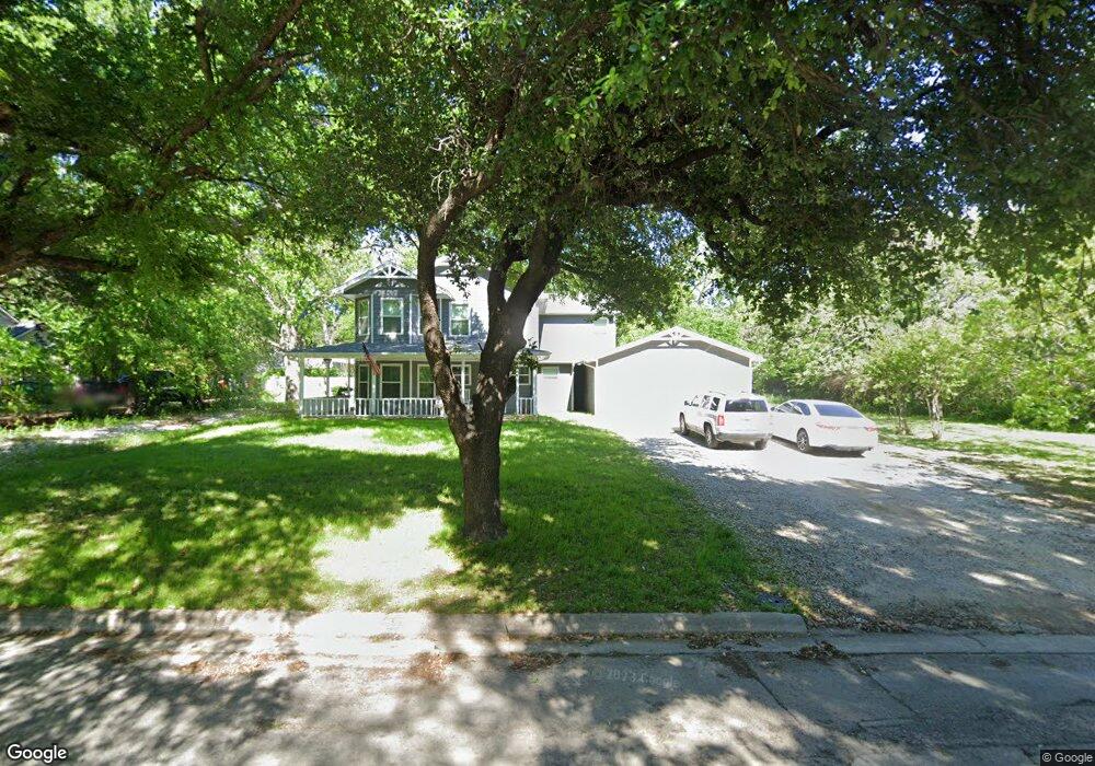 1420 S Lindsay St, Gainesville, TX 76240 - photo 1